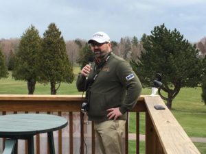 Adam giving us all the information about the event, live from the course!