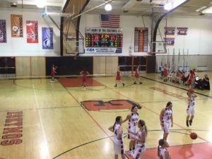 The Marquette Redettes took a tough win over the Escanaba Eskymos, 51-46 on Tuesday, January 31st, 2017