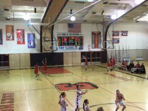 The Marquette Redettes took a tough win over the Escanaba Eskymos, 51-46 on Tuesday, January 31st, 2017