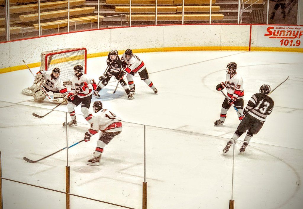 The Marquette Redmen hockey team kills a penalty at home on 97.5 GTO-FM