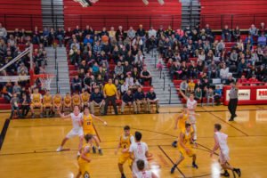 The shot is in and Marquette takes the lead.