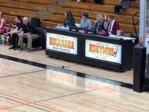 The Eskymos hosted the Redettes tonight.