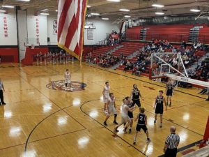 Marquette and Gaylord waiting for a rebound