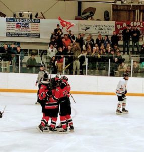 Marquette Redmen vs Escanaba Eskymos