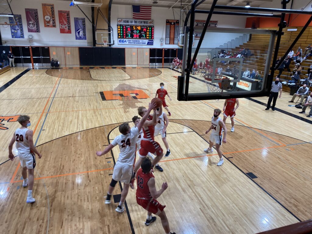 Marquette battling for a bucket against Eskymo defenders