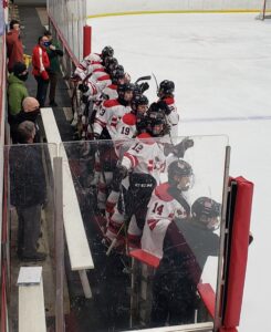 Redmen bench