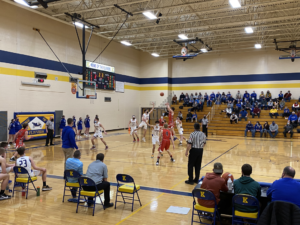 The ball is in the air for the last play of the first quarter!