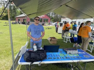 Luke Ghiardi was there to provide music and count out the waves of racers!