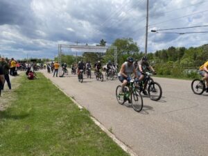 There was a gap of about 2 minutes between each wave