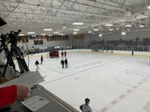 Marquette Redmen Hockey Outscores University of Detroit-Jesuit With 4-1 win
